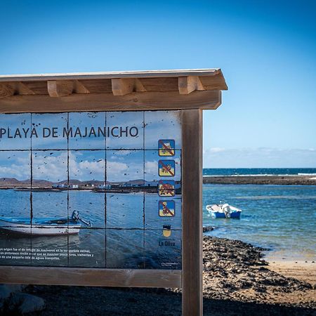 Cabin In Front Of Idyllic Majanicho Beach المظهر الخارجي الصورة