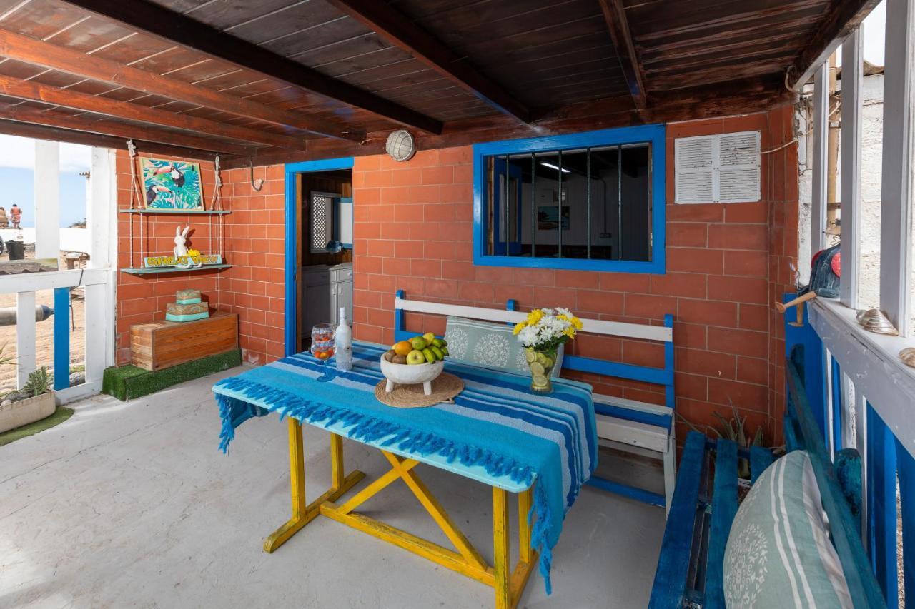 Cabin In Front Of Idyllic Majanicho Beach المظهر الخارجي الصورة