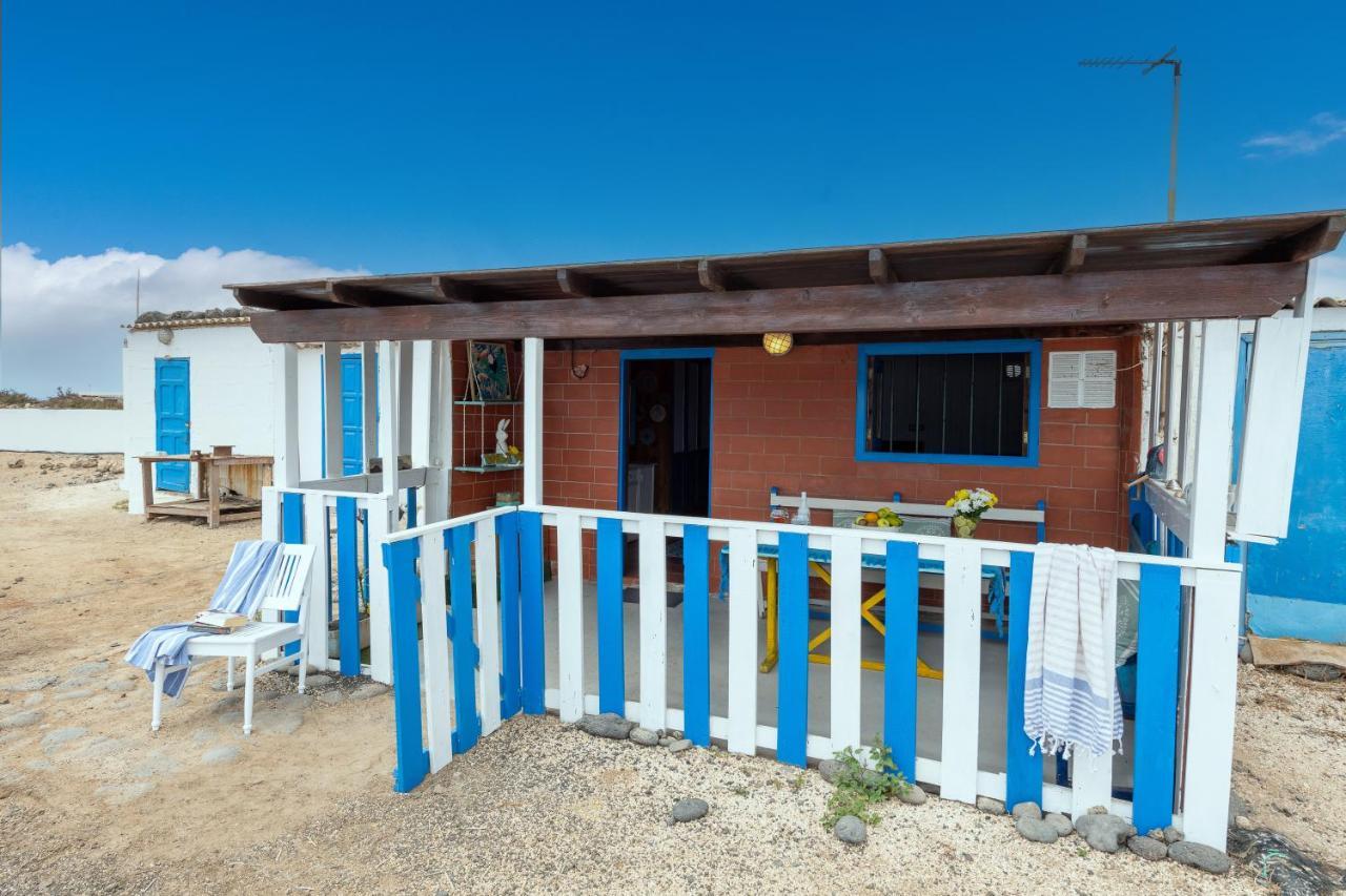 Cabin In Front Of Idyllic Majanicho Beach المظهر الخارجي الصورة