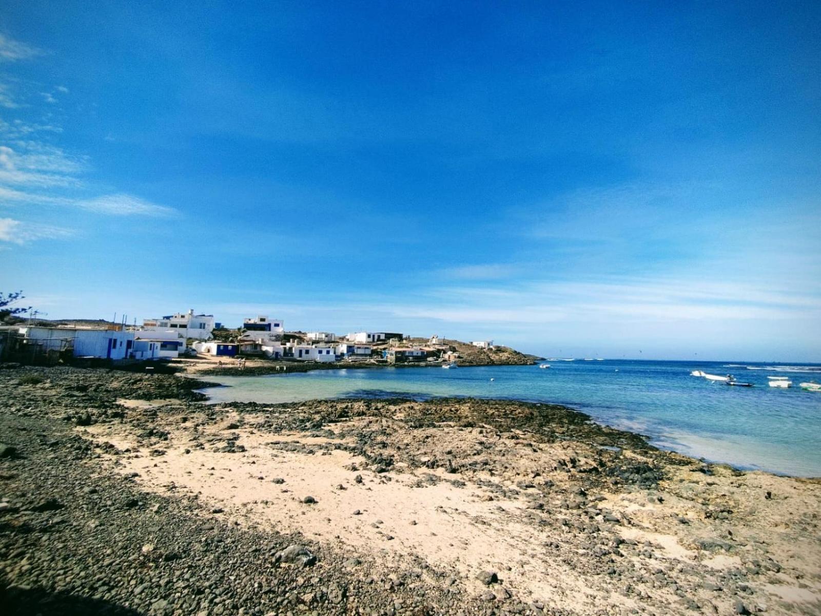 Cabin In Front Of Idyllic Majanicho Beach المظهر الخارجي الصورة