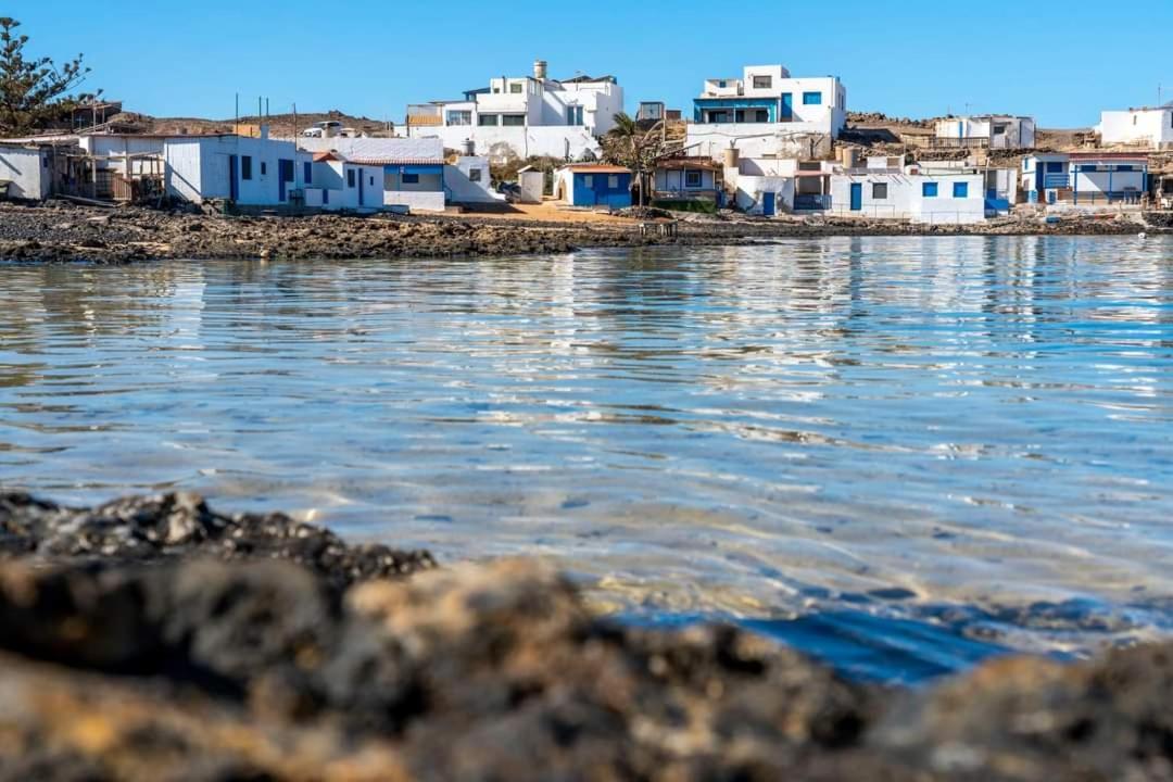 Cabin In Front Of Idyllic Majanicho Beach المظهر الخارجي الصورة