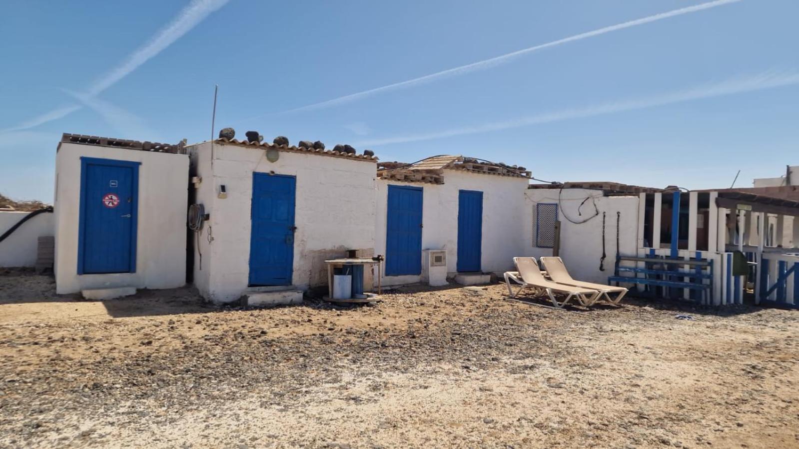 Cabin In Front Of Idyllic Majanicho Beach المظهر الخارجي الصورة